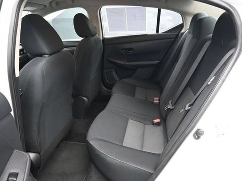 Used 2024 Nissan Sentra SV FWD image 8