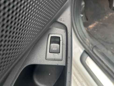 Used 2025 BMW 330i Sedan w/ M Sport Package RWD image 15