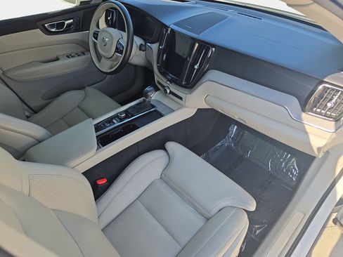 Used 2021 Volvo XC60 T5 Inscription w/ Advanced Package image 10