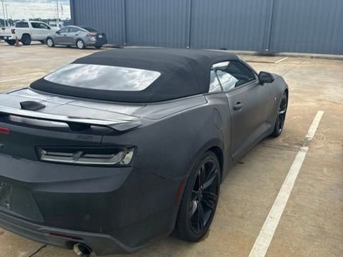 Used 2017 Chevrolet Camaro LT RWD image 4