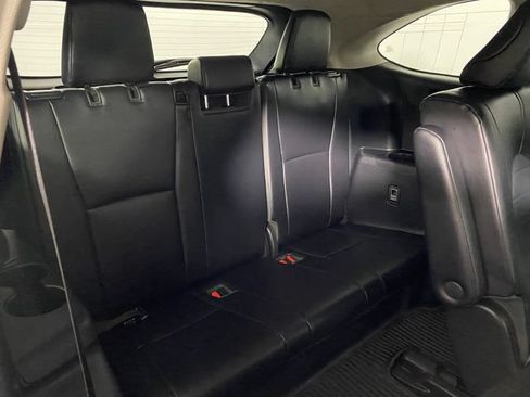 Used 2023 Toyota Highlander XLE AWD/4WD image 11