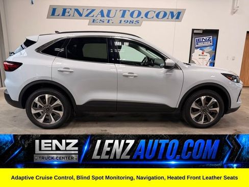 Used 2025 Ford Escape Platinum AWD/4WD image 1