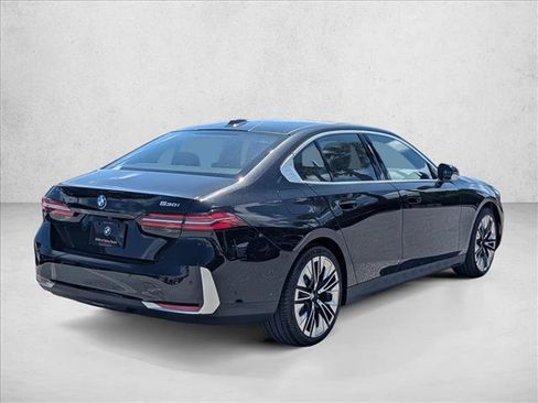 New 2026 BMW 530i image 2