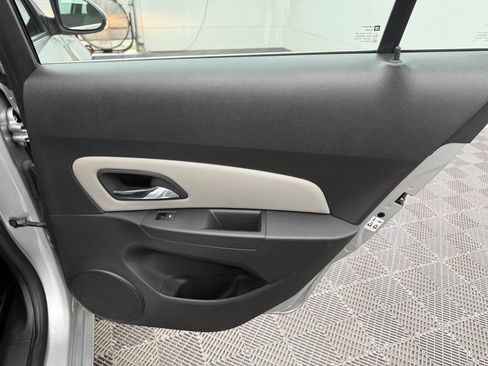 Used 2016 Chevrolet Cruze LT FWD image 36