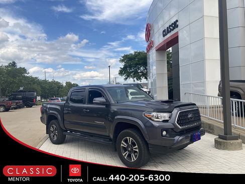 Used 2018 Toyota Tacoma TRD Sport AWD/4WD image 1