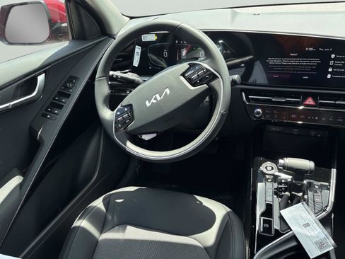 New 2026 Kia Niro EX FWD image 10