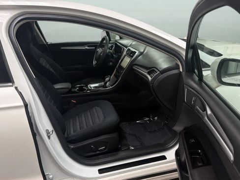 Used 2016 Ford Fusion SE FWD image 21