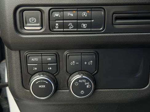Used 2023 Chevrolet Tahoe Z71 w/ Luxury Package AWD/4WD image 26