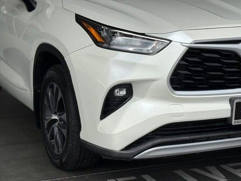 Certified 2020 Toyota Highlander XLE image 11