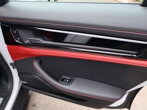 Used 2025 Porsche Panamera 4 image 23