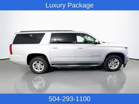 Used 2017 Chevrolet Suburban LT RWD image 5