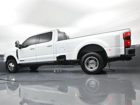 Used 2025 Ford F350 Lariat w/ Lariat Ultimate Package AWD/4WD image 38