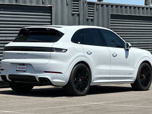 Certified 2025 Porsche Cayenne GTS AWD/4WD image 8
