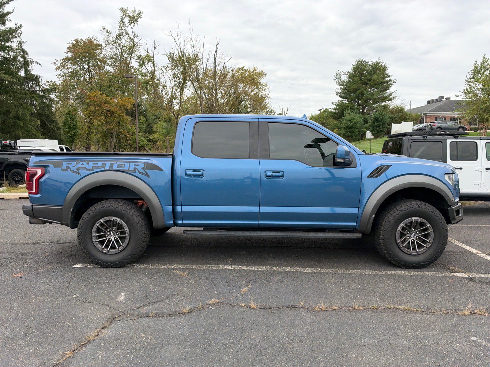 Used 2019 Ford F150 Raptor w/ Equipment Group 802A Luxury AWD/4WD image 4