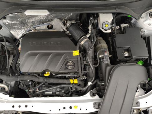 Used 2025 Chevrolet Trax LS FWD image 30