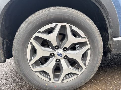 Used 2021 Subaru Forester Premium image 13