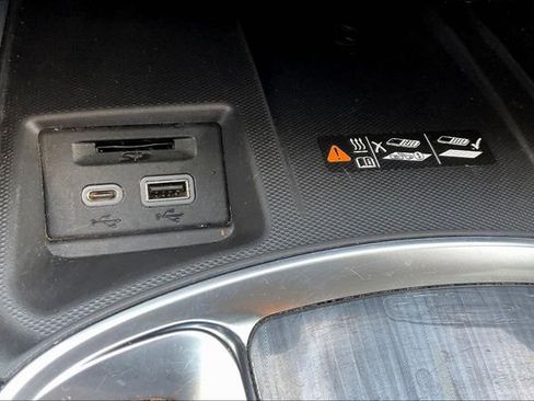 Used 2024 Buick Enclave Premium image 38