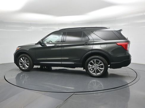 Used 2023 Ford Explorer XLT w/ Equipment Group 202A image 7
