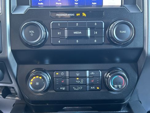 Used 2020 Ford F150 XLT w/ Equipment Group 302A Luxury AWD/4WD image 29