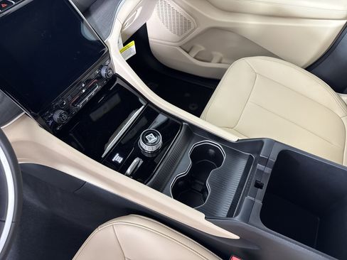 New 2025 Jeep Grand Cherokee Limited image 23