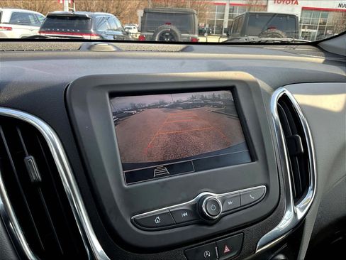 Used 2023 Chevrolet Equinox LS image 19