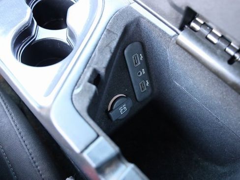 Used 2018 Dodge Challenger R/T image 23