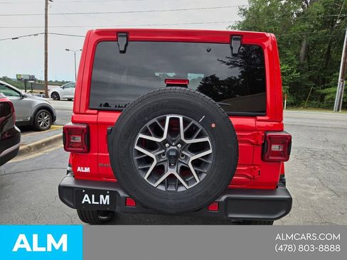 Used 2025 Jeep Wrangler Unlimited Sahara AWD/4WD image 14