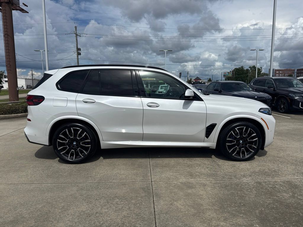 Certified 2024 BMW X5 xDrive40i w/ M Sport Package AWD/4WD image 6