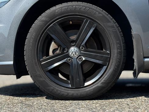 Used 2018 Volkswagen Golf SE FWD image 31