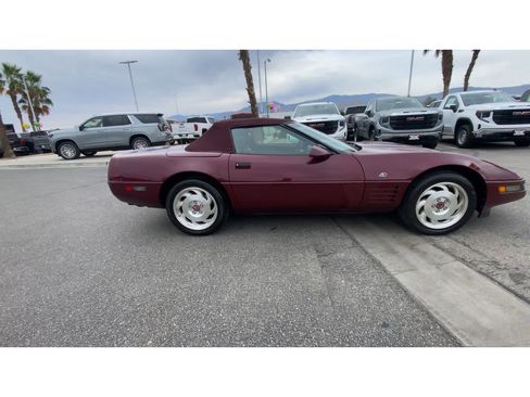 Used 1993 Chevrolet Corvette Convertible image 9