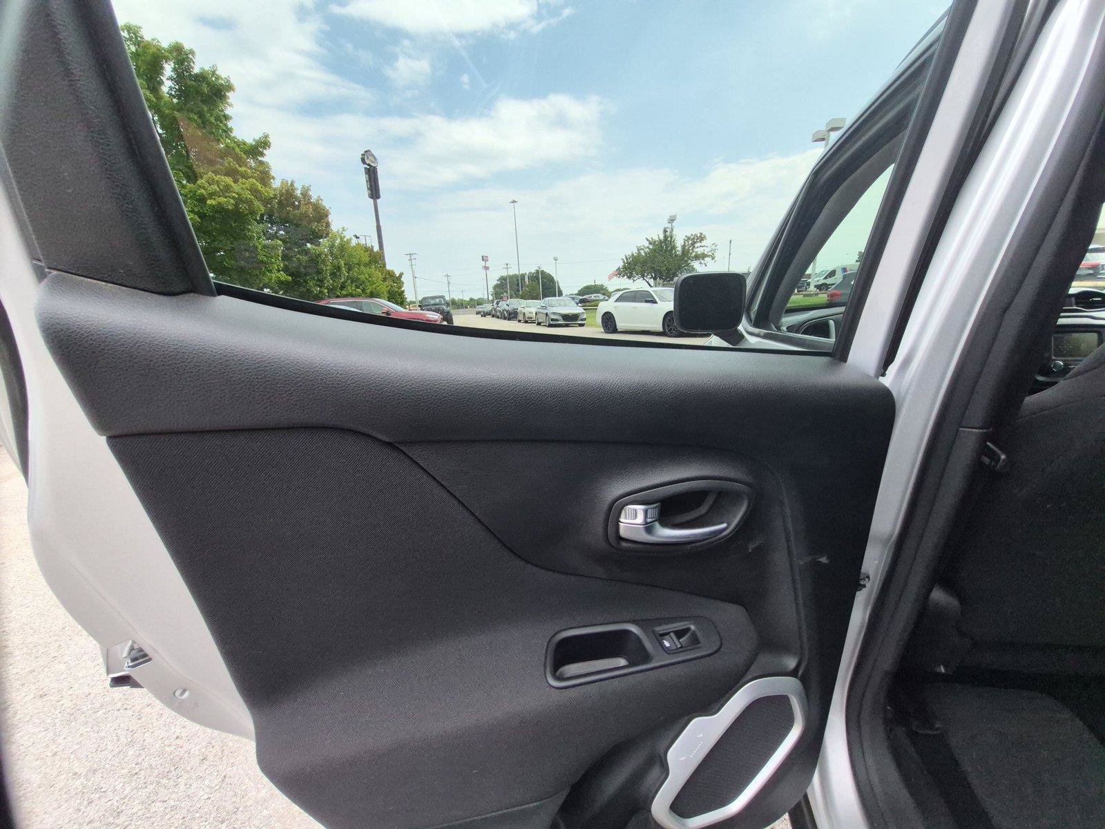 Used 2018 Jeep Renegade Sport w/ Power & Air Group FWD image 29