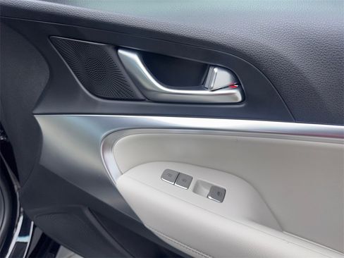 Used 2025 Genesis G70 2.5T image 49