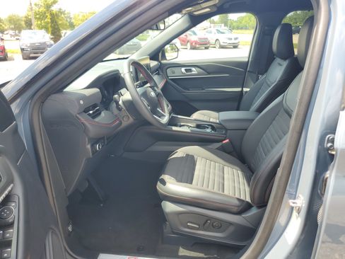 Used 2025 Ford Explorer ST-Line w/ Premium Package AWD/4WD image 12