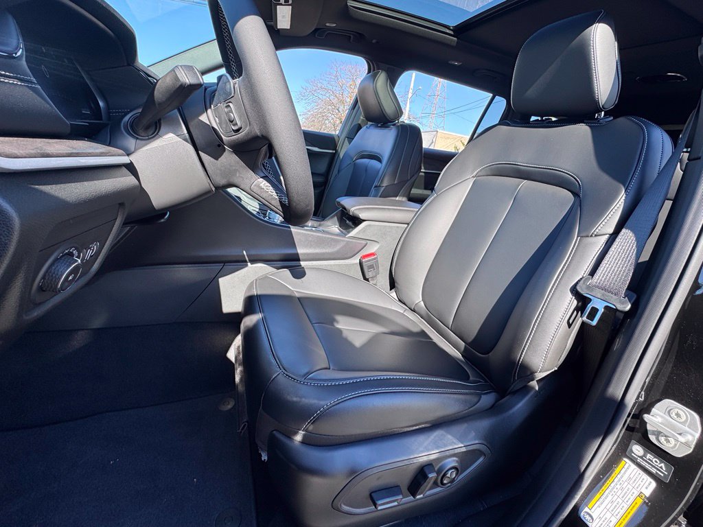 New 2027 Jeep Grand Cherokee L Limited AWD/4WD image 14