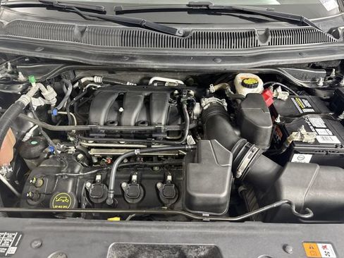 Used 2018 Ford Explorer XLT w/ Equipment Group 202A AWD/4WD image 28