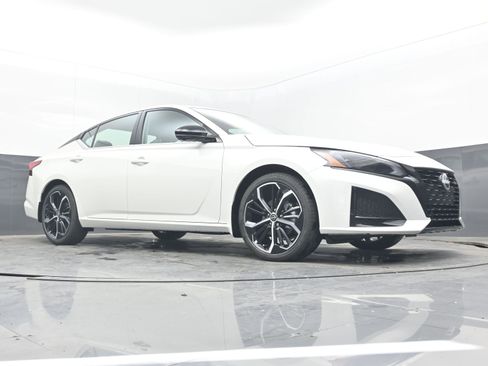 New 2026 Nissan Altima 2.5 SR FWD image 24