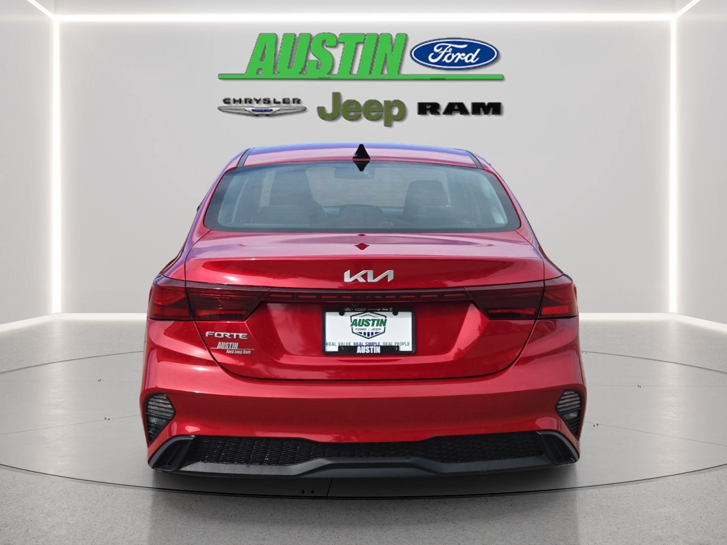 Used 2023 Kia Forte LXS w/ LXS Technology Package FWD image 4