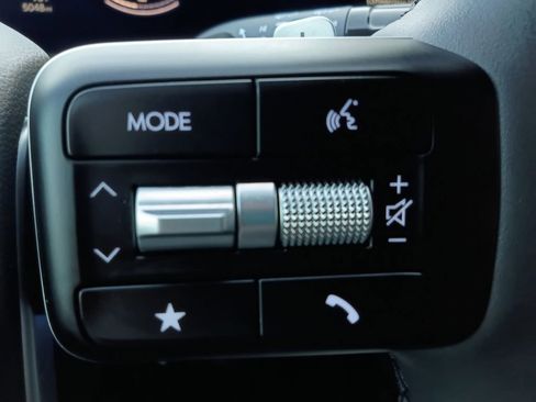 Used 2026 Hyundai Santa Fe SEL FWD image 25