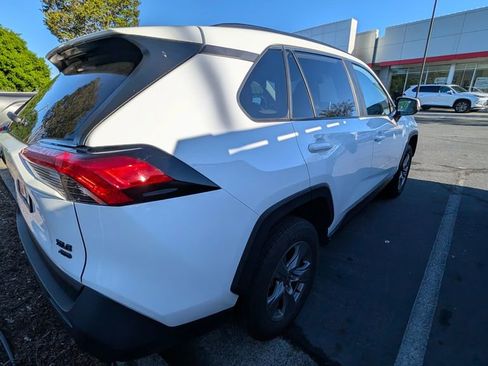 Used 2024 Toyota RAV4 XLE w/ Convenience Package image 5
