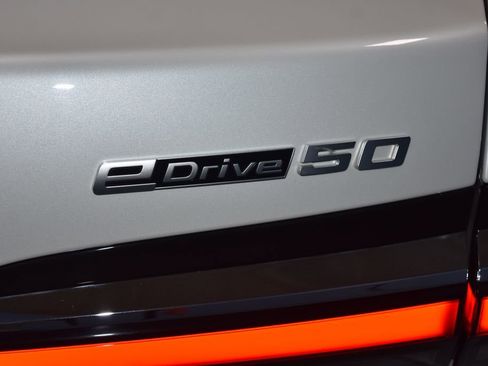 Used 2024 BMW i7 eDrive50 RWD image 26