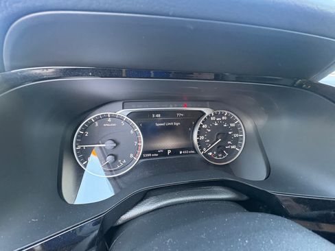 Used 2025 Nissan Pathfinder SL AWD/4WD image 16