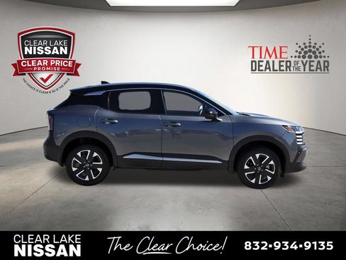 Certified 2025 Nissan Kicks SR FWD image 8