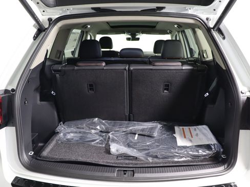 Used 2025 Volkswagen Atlas Peak Edition SE image 45