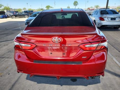 Used 2019 Toyota Camry SE w/ Carpet Mat Package FWD image 4