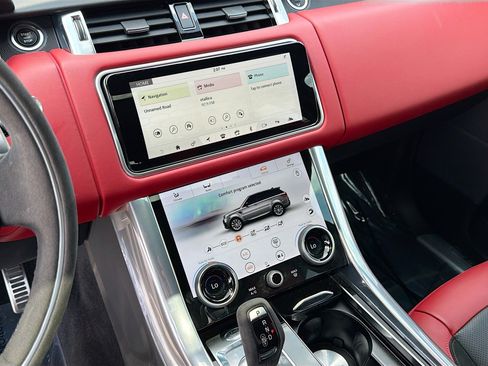 Used 2022 Land Rover Range Rover Sport HST image 28