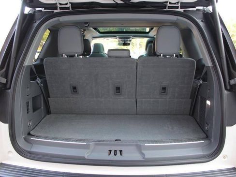 Used 2018 Lincoln Navigator Reserve w/ Technology Package AWD/4WD image 29