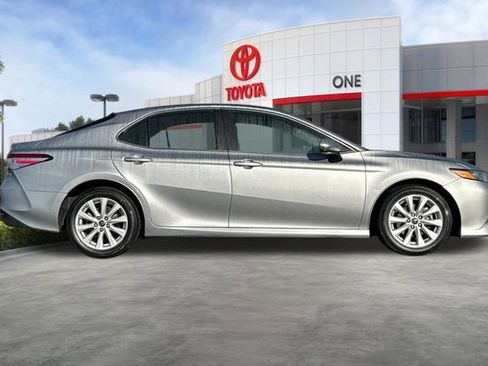 Certified 2018 Toyota Camry LE image 3