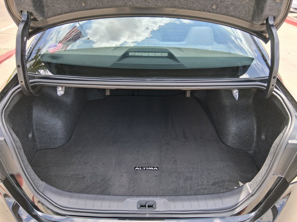 Used 2025 Nissan Altima 2.5 S FWD image 6