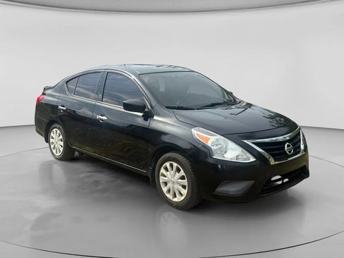 Used 2017 Nissan Versa SV FWD image 7