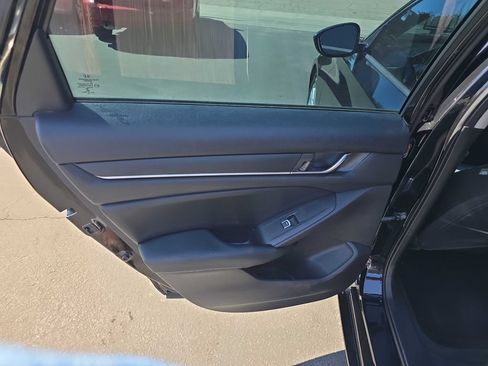 Used 2018 Honda Accord LX image 10